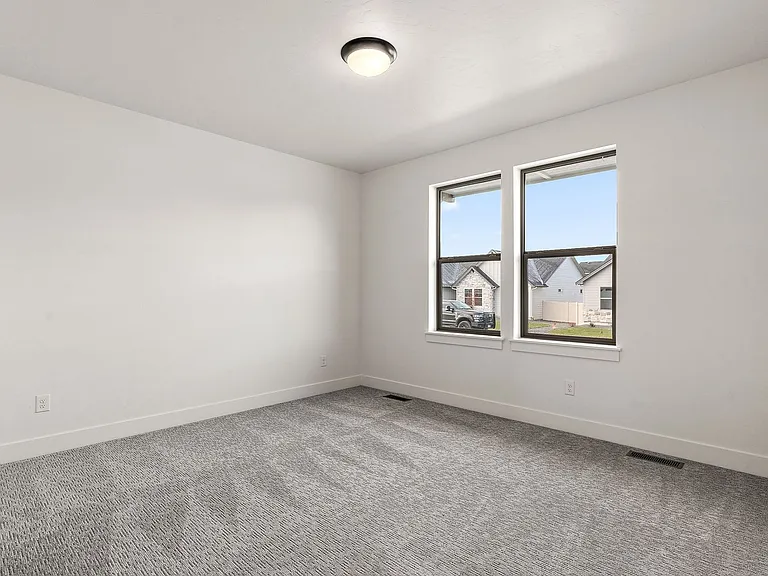 1806 N Black Elm Ln — Photo 5