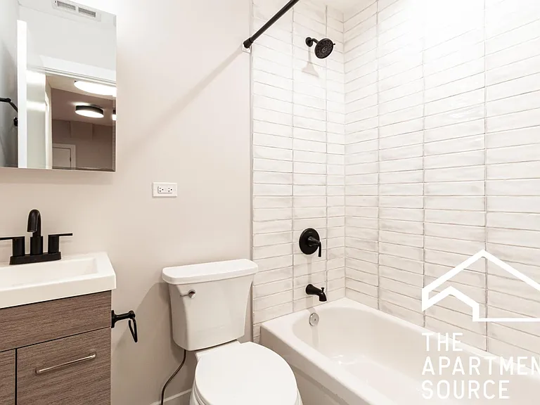 650 W Wrightwood Ave #654-403 — Photo 5
