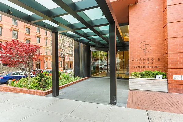 Sold by Compass | media 18