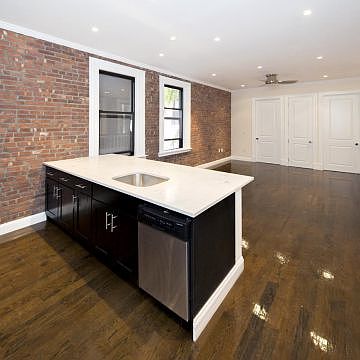 2nd image of 210 E 95th St APT 1C