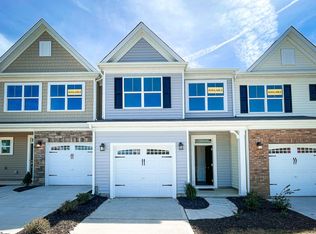 27 Fair Village Ln, Simpsonville, SC 29680