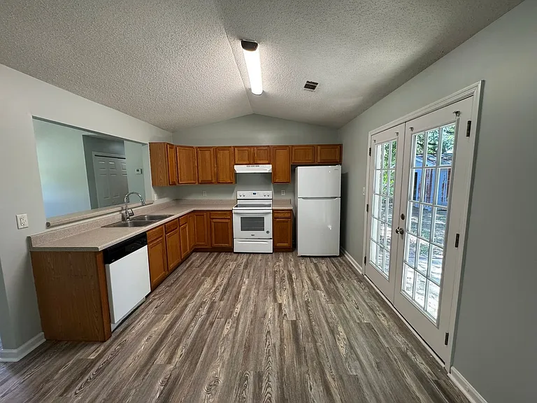 212 Harvest Way — Photo 6