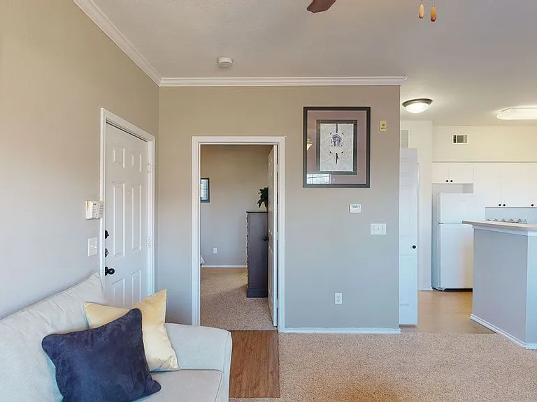 Stoneleigh on May Apartment Homes — Photo 6