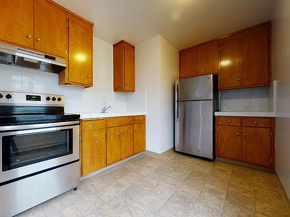 3rd image of 170 Jersey St #5