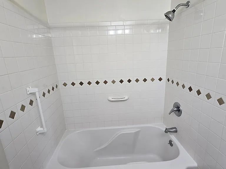 238 Macarthur St E #1 — Photo 7