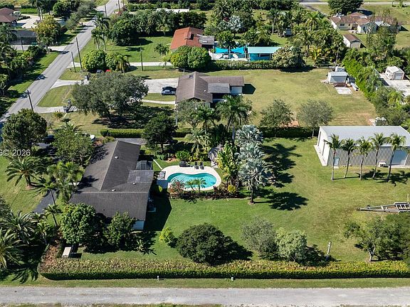 2nd image of 19305 SW 312th St
