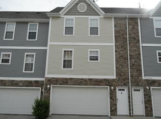 1141 Redstone Ln, Pleasant Hill, IA 50327