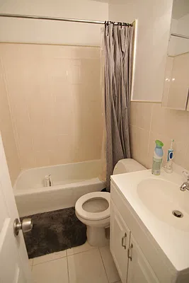 Rented by America Mecca Realty LLC | media 9