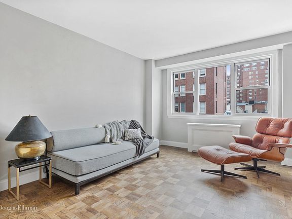 3rd image of 1056 Lexington Ave #8E
