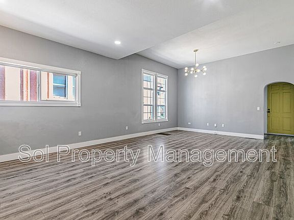 5th image of 1030 Vine St