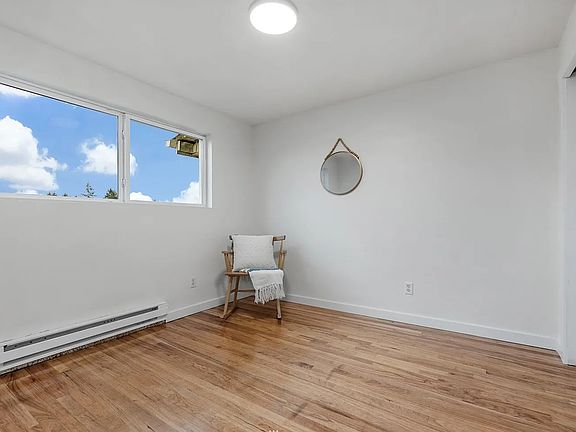 4th image of 2127 93rd Dr SE