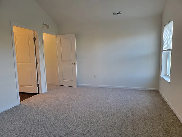 46 Howard Dr — Photo 8