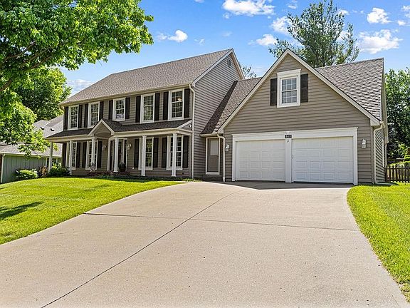 3rd image of 513 Pinewood Dr