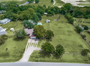 560 Daisy Rd, Midlothian, TX 76065