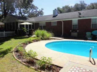 4 Dogwood Dr, Shalimar, FL 32579