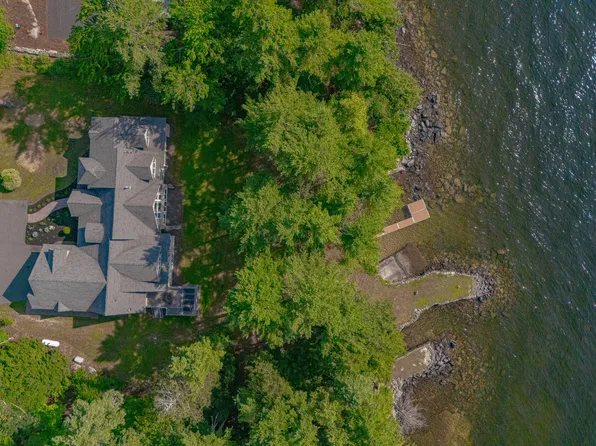 46 Windward Shore Road, Raymond, ME 04071