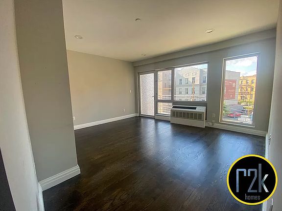 2nd image of 23-23 Astoria Blvd #33F