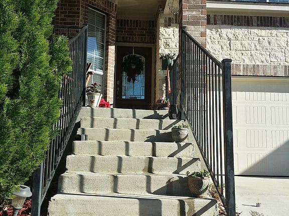 2nd image of 5726 Thunder Oaks
