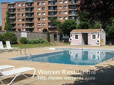2nd image of 196 Locust St APT 2-501