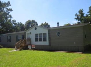1135 Hall St, Summerton, SC 29148