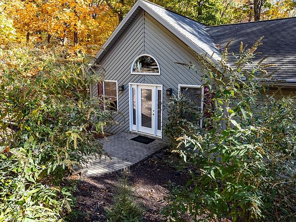 2nd image of 175 Melrose Ct