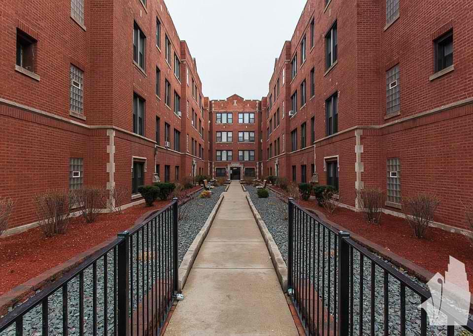 1st image of 3933 N Janssen Ave #W3c