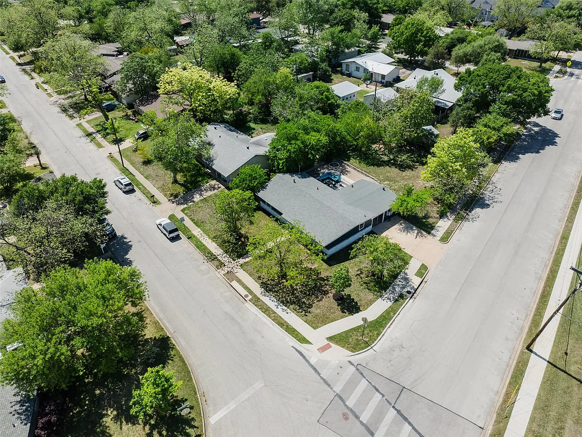 Building Photo - 7706 Delafield Ln