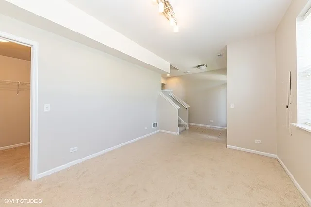 323 Aspen Pointe Rd #323 — Photo 2
