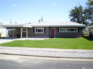 823 S Fairbanks Dr, Moses Lake, WA 98837