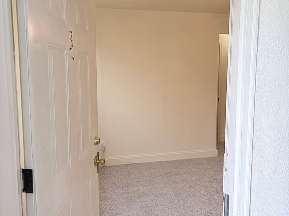 5th image of 439 Orange St SE