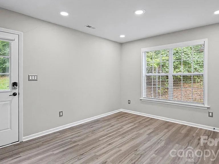 3320 Whitebridge Ln — Photo 18