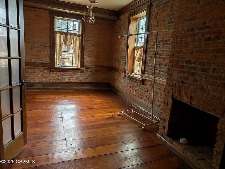 406 Market St — Photo 11