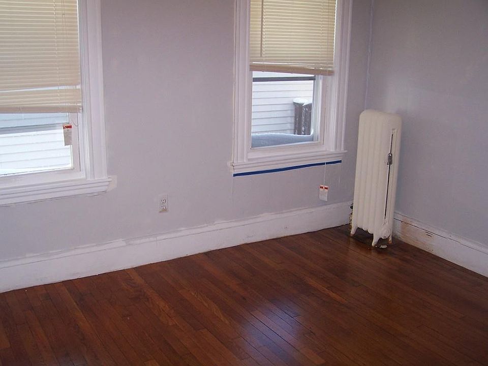 2nd image of 32 Leyden St #1