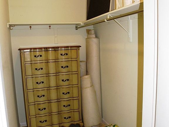 Walk in closet
