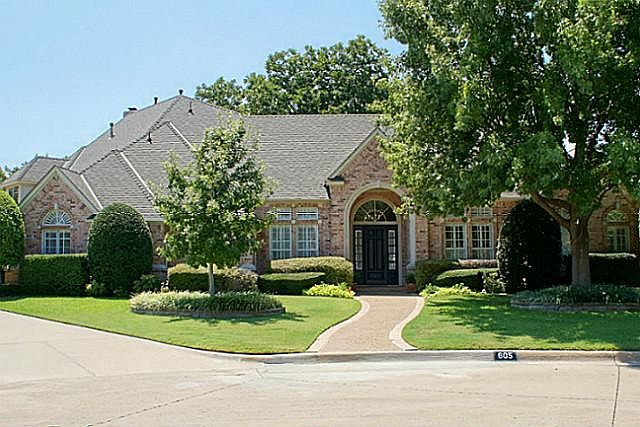 1st image of 605 Vicksburg Ct