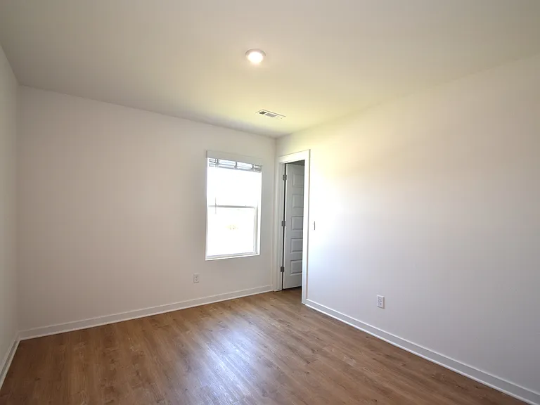 577 Nevada St — Photo 10