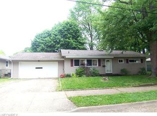 211 Middlefield Dr, Akron, OH 44312