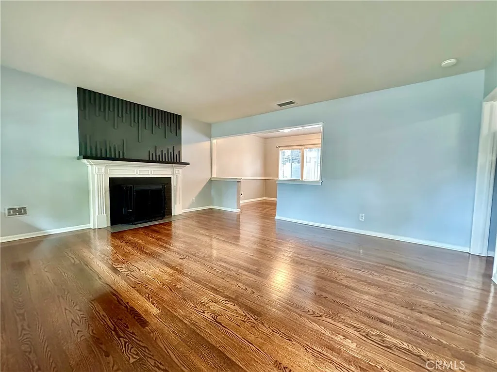 2 bed, 1076 sqft, $3,800 — Photo 3