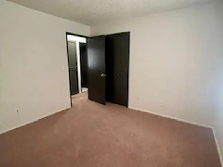 3620 W Albany Ave — Photo 10