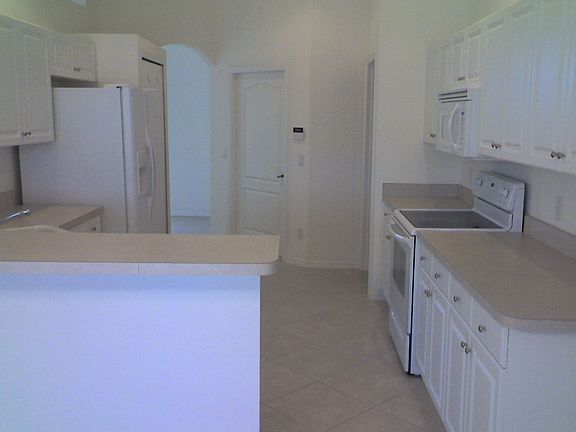 5th image of 1512 SE 20th St