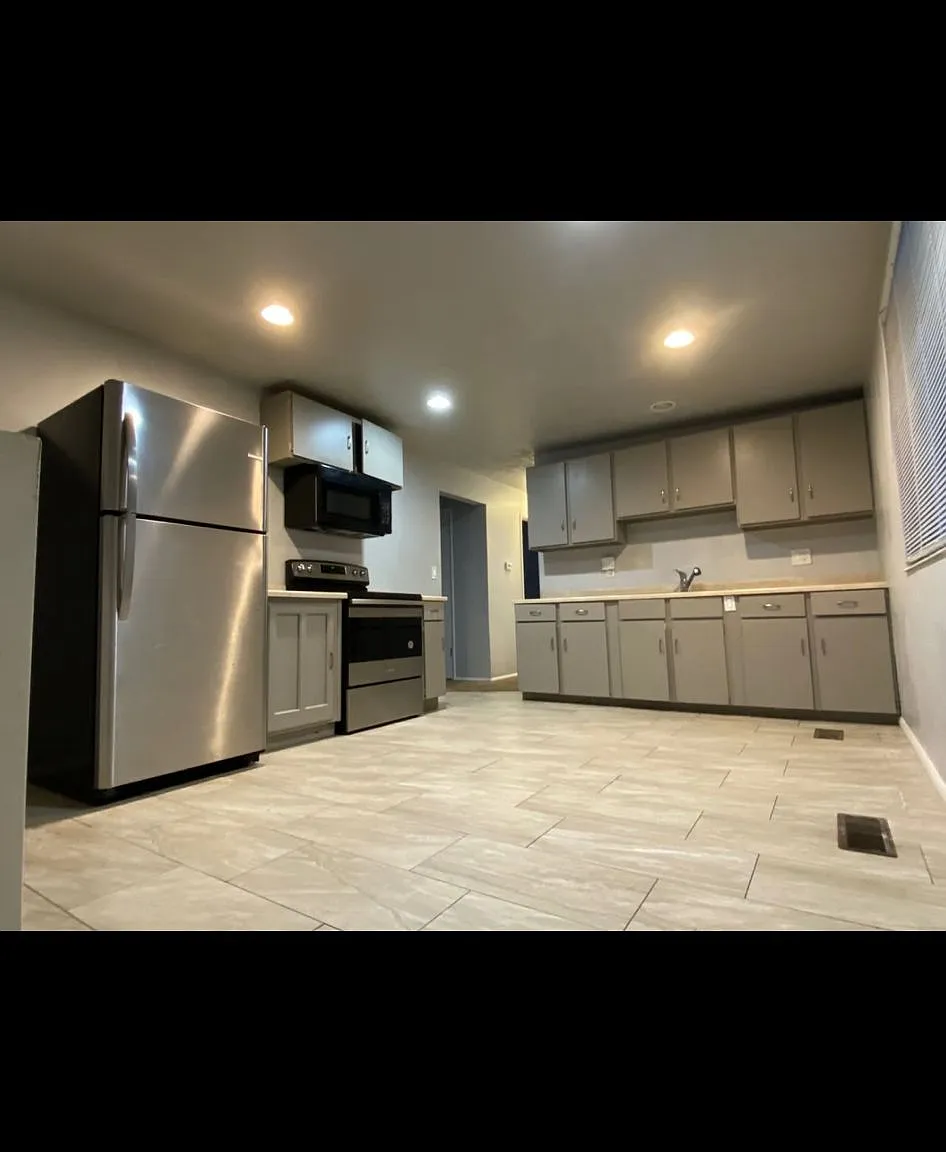 4 bed, 1850 sqft, $2,500 — Photo 4