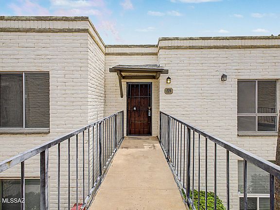 3rd image of 8450 E Old Spanish Trl APT 225