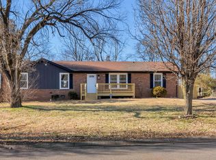 1585 Freestone Dr E, Clarksville, TN 37042