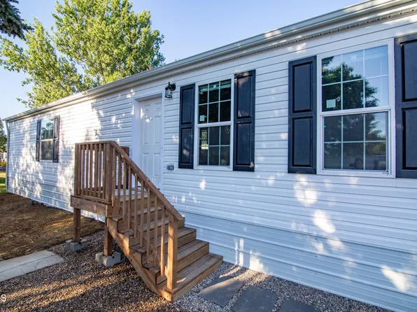 109 Antelope St W, Mandan, ND 58554