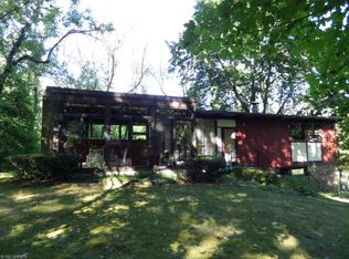 1026 Ghent Hills Rd, Akron, OH 44333