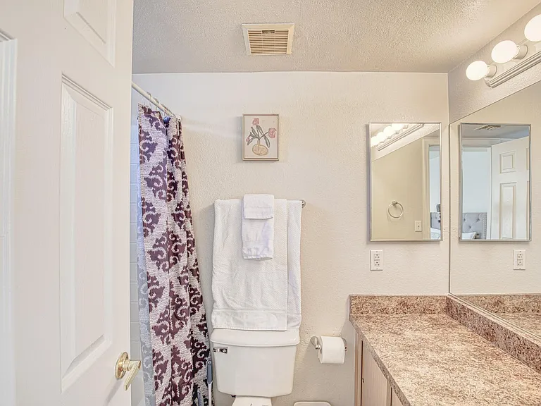1833 E Water St #2 — Photo 29