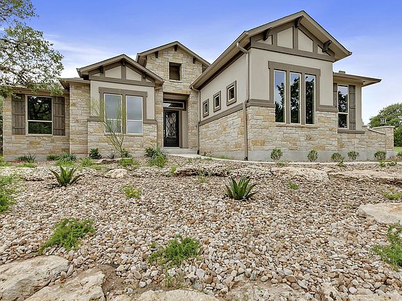 3rd image of 141 Lone Spur Ln