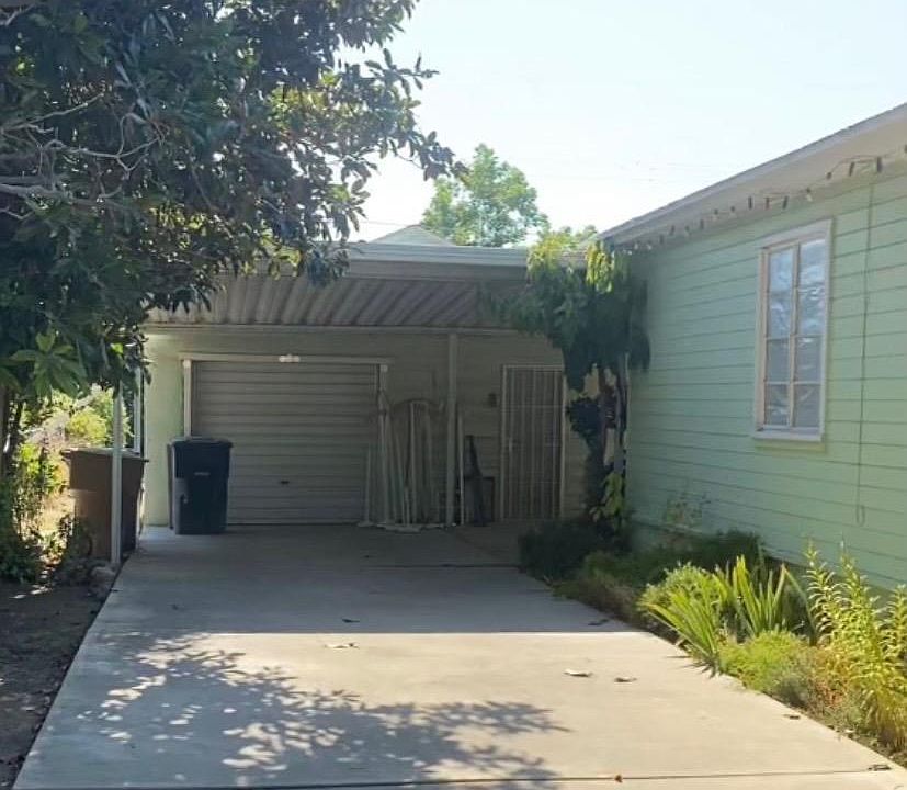 2nd image of 9821 Aim Ave