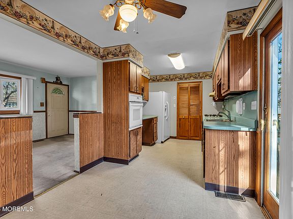 3rd image of 234 Sprucewood Drive