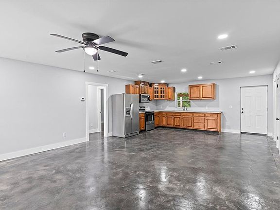 4th image of 176 Fawn Dr